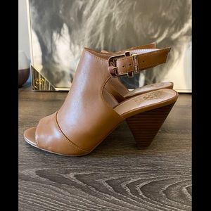 Vince Comuto heel